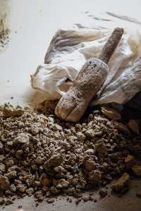 Argile pour la poterie de Bider (Msirda Fouaga)