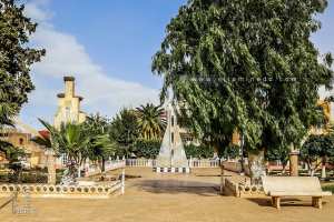 Eglise et place des martyrs à Aïn Youcef (Ex Lavayssière)