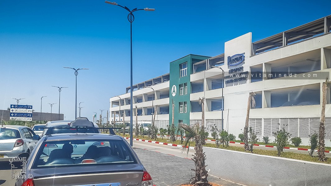 Parking de l'aéroport international d'Oran - Ahmed Ben Bella2