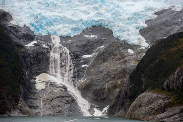 Planète - Fonte des glaciers, les réserves d’eau potable s’évaporent