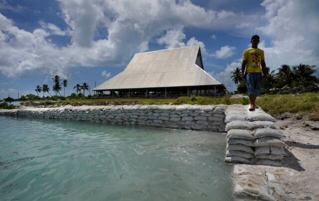 Planète - Montée des eaux, des Etats entiers boivent la tasse