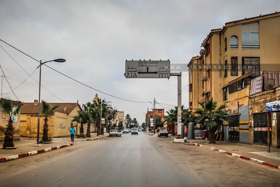 Rue de Oued Tlelat venant de l'autoroute