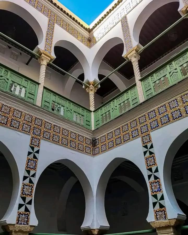 ⚜️ • تفاصيل معمارية في غاية الجمال يزخر بها قصر رياس البحر بالجزائر العاصمة 🥰🩷🇩🇿