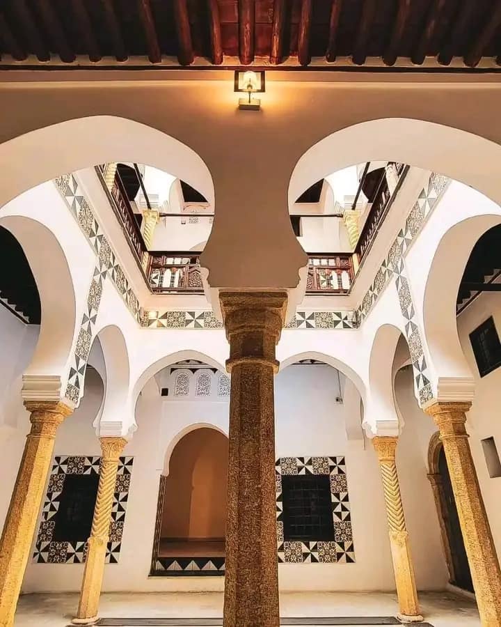 تفاصيل معمارية في غاية الجمال يزخر بها قصر رياس البحر بالجزائر العاصمة