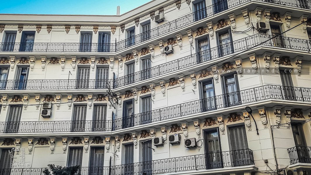Bel Immeuble Haussmannien rénové à Alger