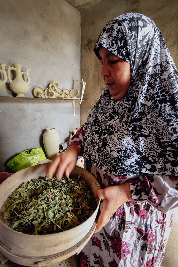 Madame Mendil, une artisane de poterie à Bider