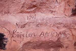 Inscription au Fort militaire Français au Djebel Aissa à 1500m  (Ain Sefra)