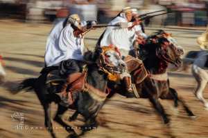 La poussière s'élève au démarrage