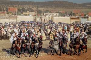 Des cavaliers de plusieurs générations - Waada de Tamesna (Commune El Hassasna, Wilaya de Saida) Mai 2015
