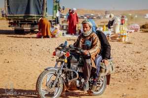 Bédouins en moto de désert : modernité et tradition en mouvement