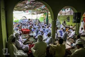 Zaouia Cheikhiya remplie de fidèles pour la récitation du saint Coran Rakb Sidi Cheikh, Juillet 2017