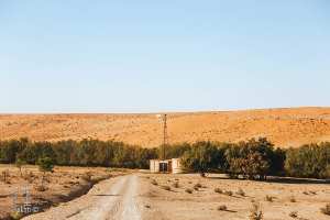 Un puits d'eau non loin de Bordj El May : Une source de vie au cœur du désert