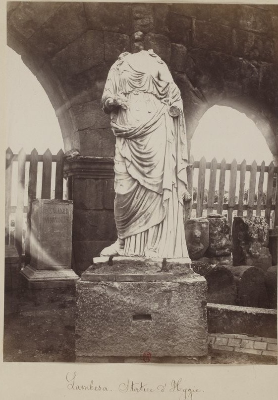 statu romain trouvé a lambése , batna