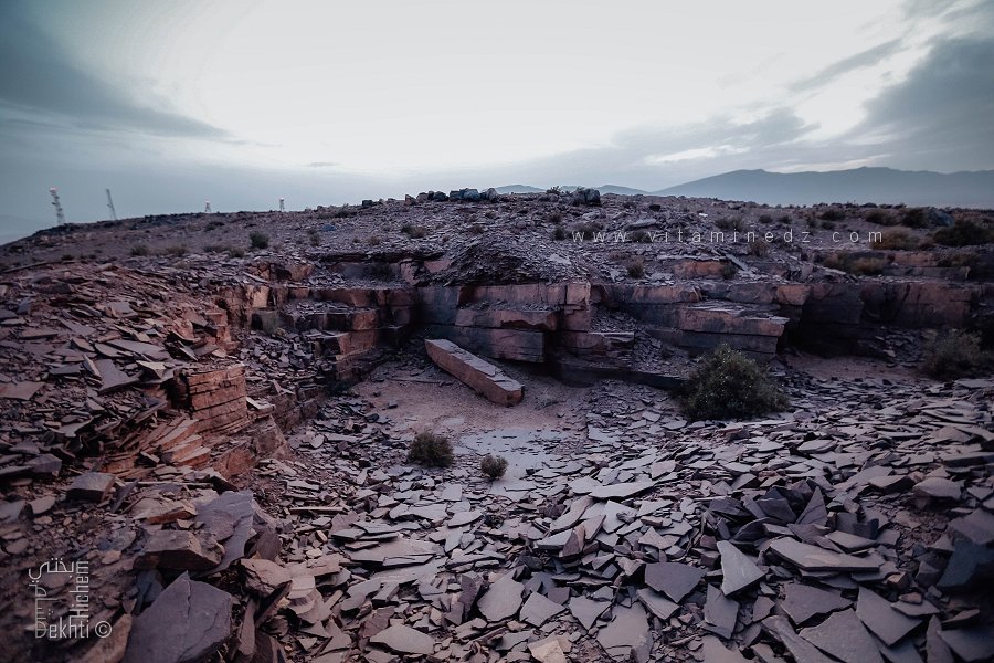 Pierre taillée au Parc national de Djebel Aissa