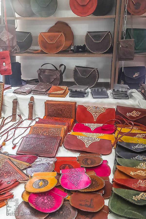 Alger vente et exposition de maroquinerie