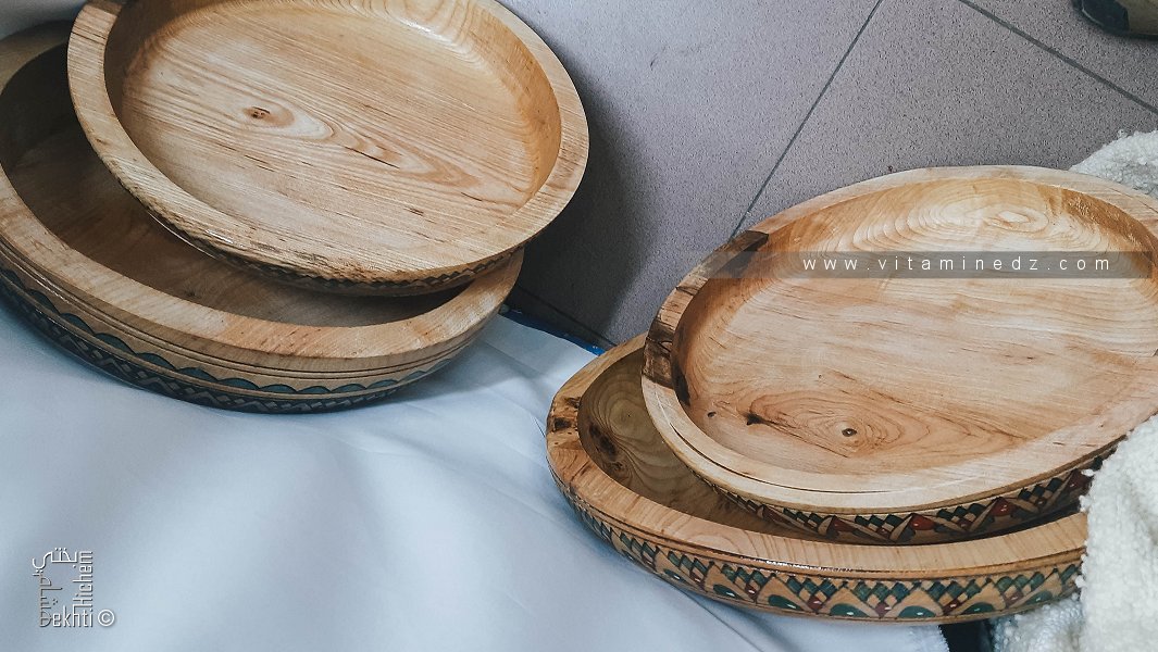 أواني طعام تقليدية من الخشب بزخارف بربرية