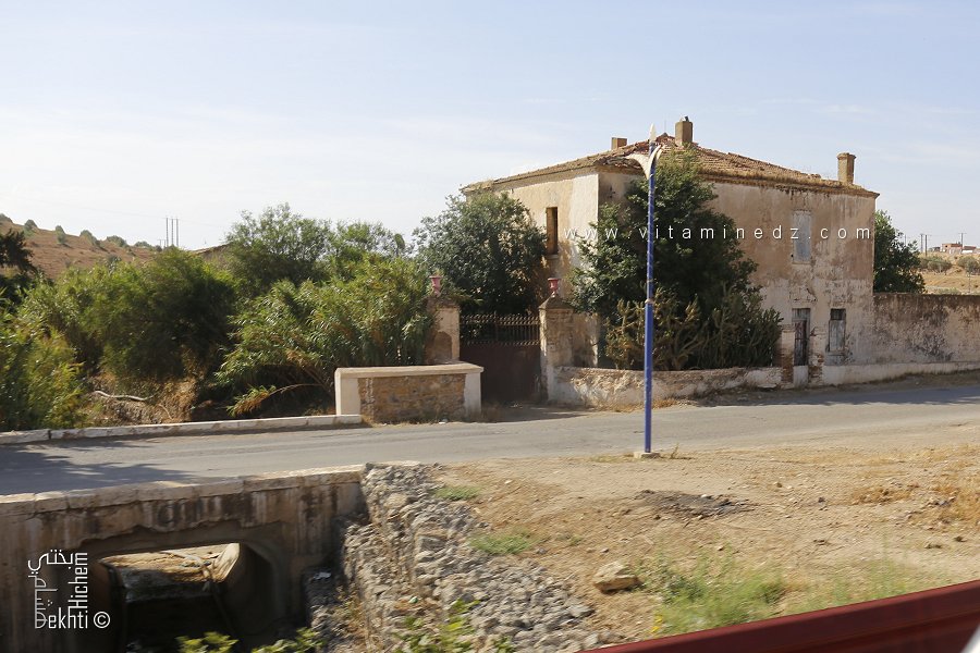 Maison d'une ferme coloniale à l'entrée de Ain El Berd (Sidi Bel Abbes)
