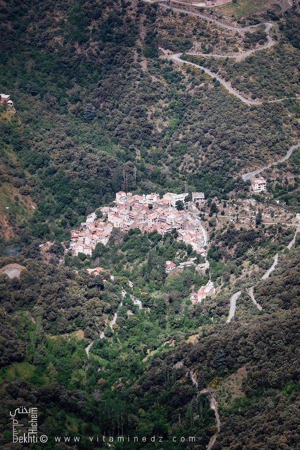 Illilten (en kabyle At Yeliten, en tifinagh ⴰⵜ ⵢⵉⵍⵉⵍⵜⴻⵏ) est une commune de la wilaya de Tizi Ouzou, en Grande Kabylie, en Algérie.