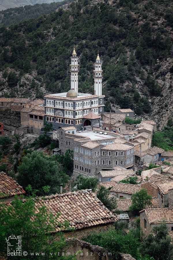 الزاوية القرآنية القليعة ذات نظام داخلي تقوم بتحفيظ القرآن الكريم و الدرس