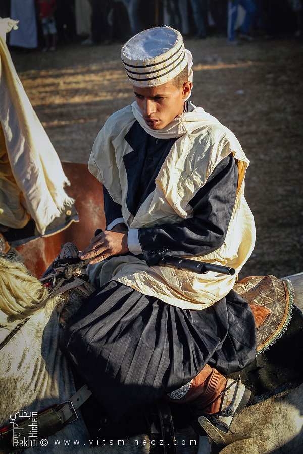 Les costumes traditionnels et l’apparat des cavaliers