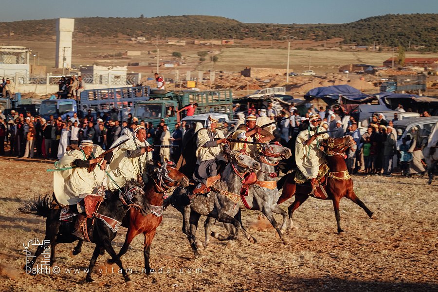 انطلاقة عروض الفروسية - وعدة تامسنا (بلدية الحساسنة، ولاية سعيدة) ماي 2015