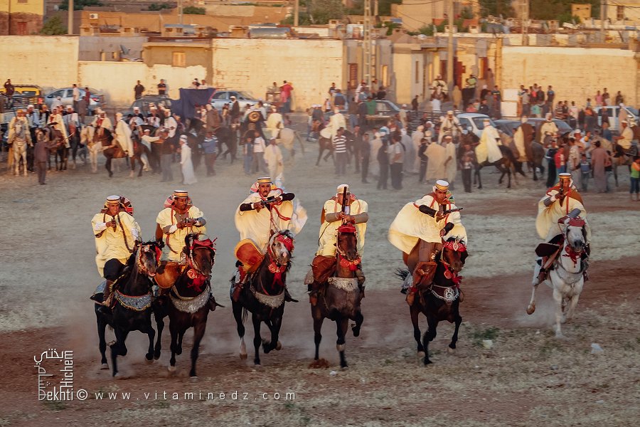 Le galop final des cavaliers à la Waada de Tamesna (Commune El Hassasna, Wilaya de Saida) Mai 2015