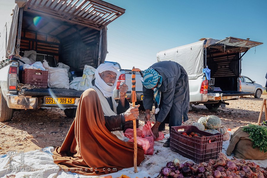 Fierté et force : le vendeur de légumes