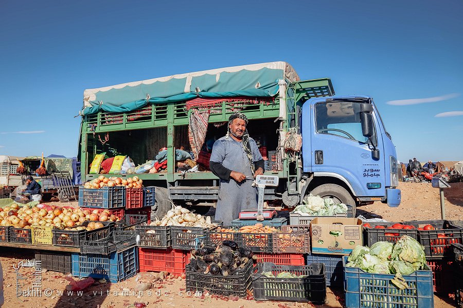 Camion coloré : abondance de fruits et légumes