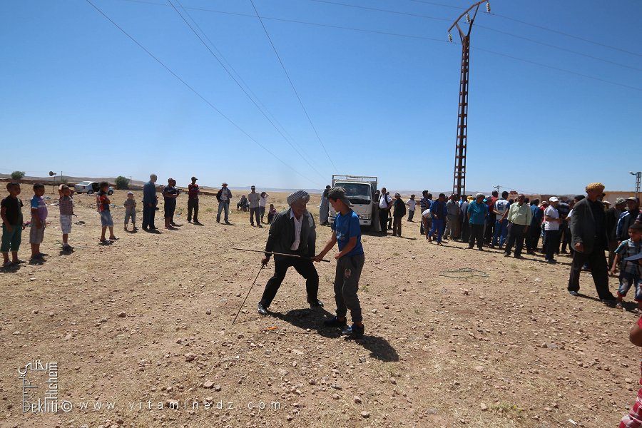 Bataille de gourdins, démonstration devant le public, Waada de Hounet, Wilaya de Saïda, Mai 2015