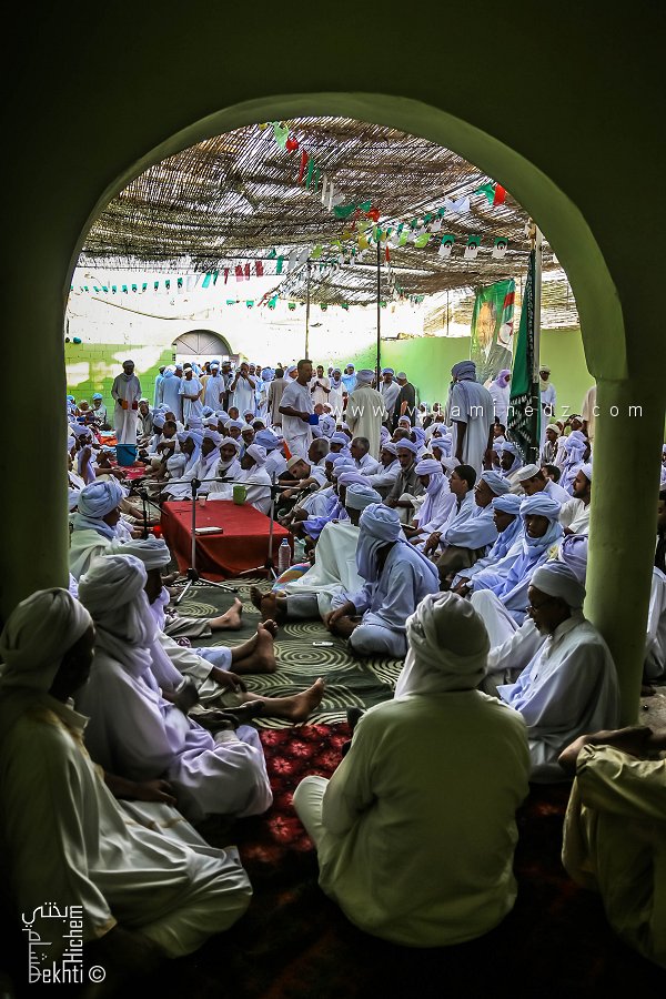 الزاوية الشيخية ممتلئة بالمريدين لتلاوة القرآن الكريم ركب سيدي الشيخ ، يوليو 2017