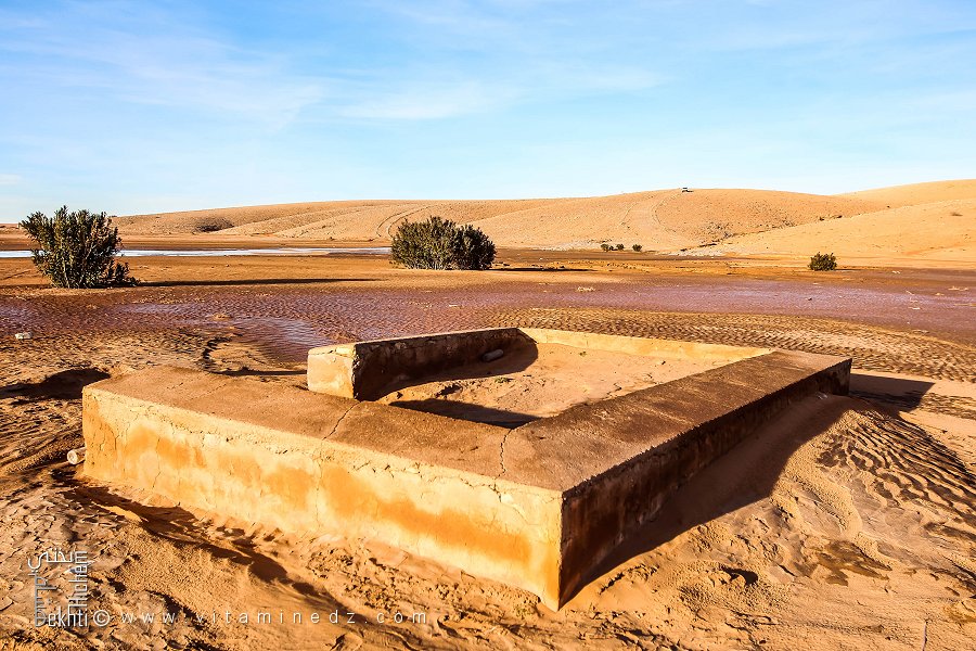 Un fragment de tour du Bordj Khneg Azir, encore visible