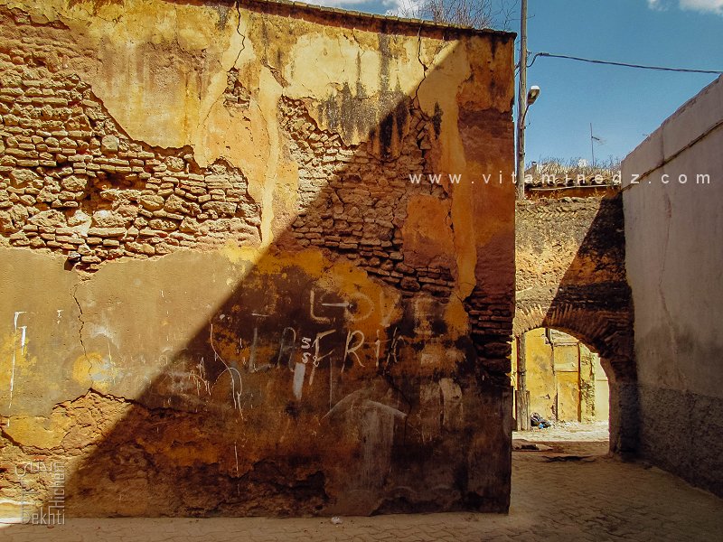 Murs et porte ancienne en arc (Derb Beni Djemla, Médina de Tlemcen)