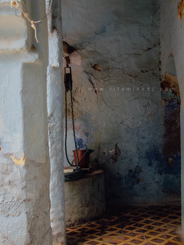 بئر في قلب منزل تقليدي تلمساني (درب السنسلة، مدينة تلمسان)