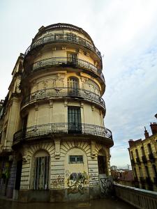 Bâtiment haussmannien (sous une autre prise)