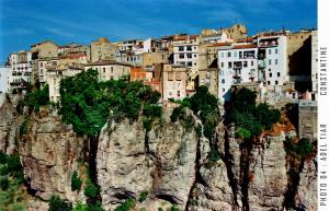 A Constantine, c'est batire sur la roche