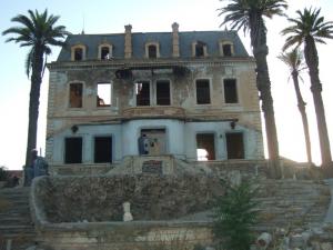 Chateau Colonial en ruine