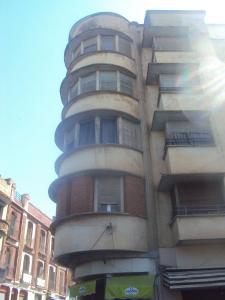 Immeuble limitrophe du marché couvert