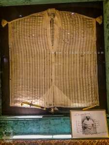 Gandourah et Sabre de l'Emir Abdelkader, exposés à l'Hôtel Royal d'Oran