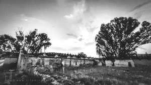 Ferme coloniale en ruine à Ain Zoudj Abid ou Baouzine – Commune de Sidi Abdelli, Wilaya de Tlemcen