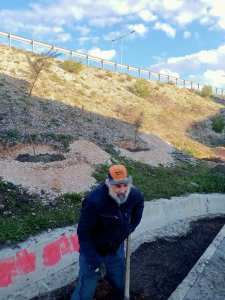 Algérie (Constantine) - Espaces verts citoyens:  Planter c'est entretenir, mon compagnon de tous les jours