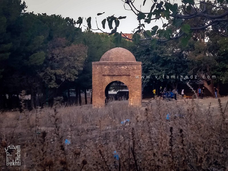 قباب مجهولة في مقبرة العُبّاد السفلي