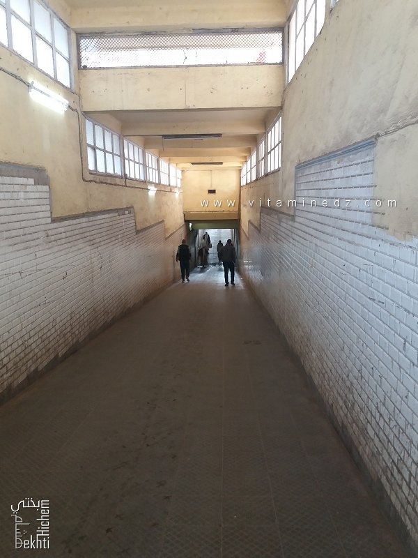 Tunnel à l'intérieur de L’hôpital du Plateau à Oran