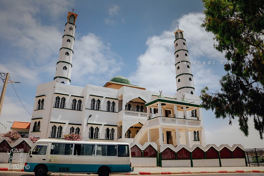 Une présence neuve au cœur de Mostaganem – Mosquée sans nom, mais non sans âme