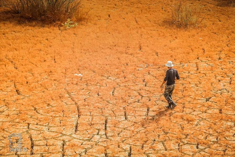 مجرى وادي مينا عند موقع السد الروماني، حاليًا جاف، عند مدخل مدينة غليزان