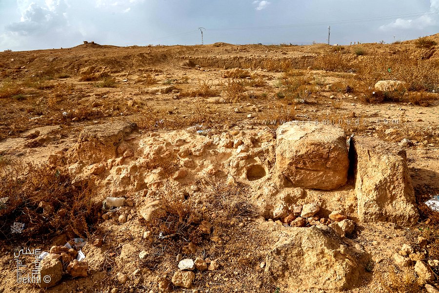 Grosses pierres d’anciens piliers, Castellum de Mina, près de Relizane
