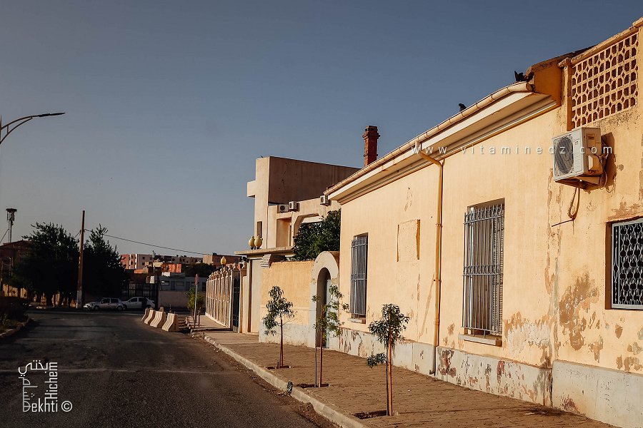 Charme discret au Faubourg Thiers dans la Ville de Sidi Bel Abbès : petite maison toute simple