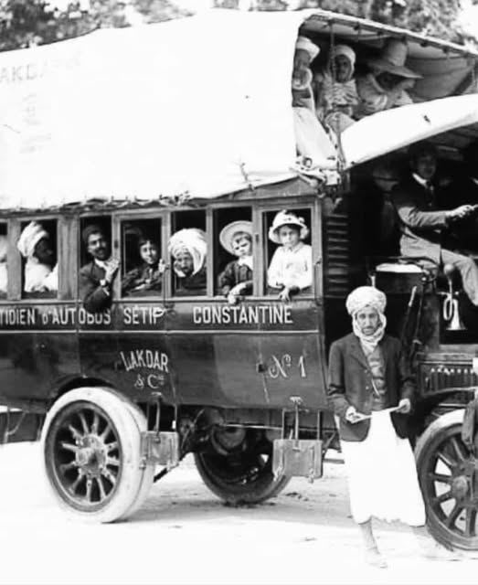 Constantine l’autobus qui assure la liaison entre Sétif et Constantine dans les années 1900