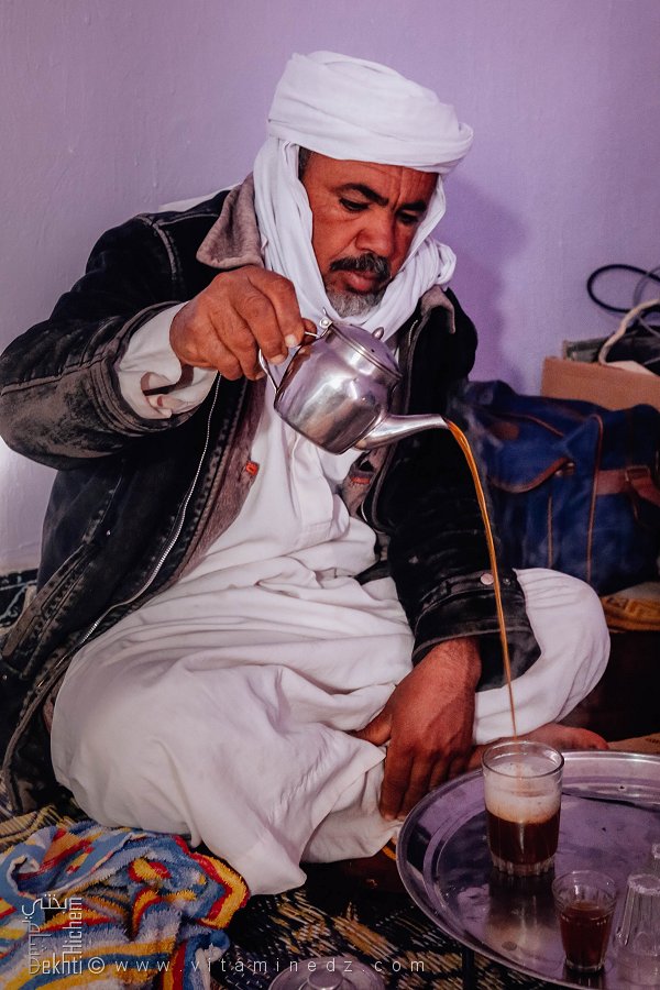 تحضير الشاي، طقس عريق – حينون، بلدية فقارة الزوى، ولاية تمنراست