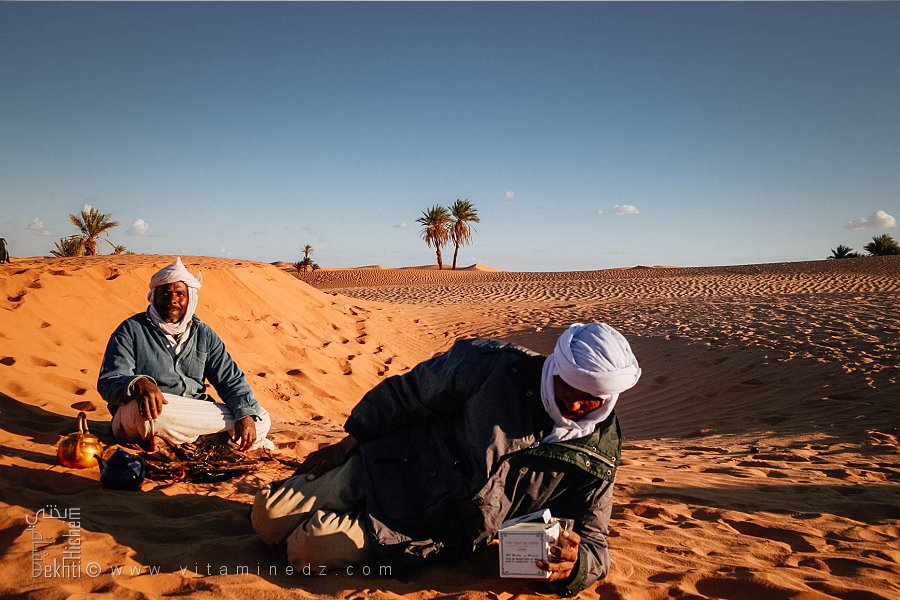 Le rituel du thé dans le désert saharien