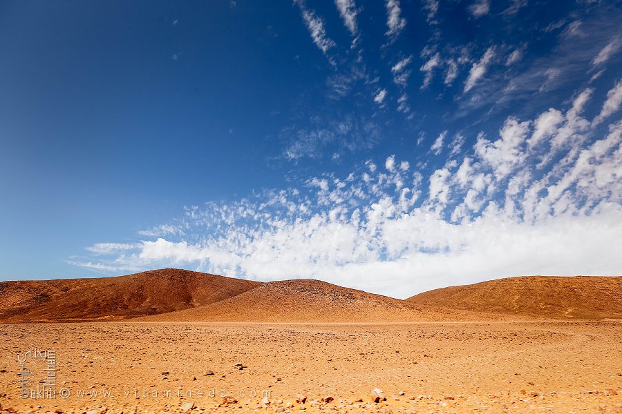 أحد الجبال البارزة على هذا المقطع من الطريق